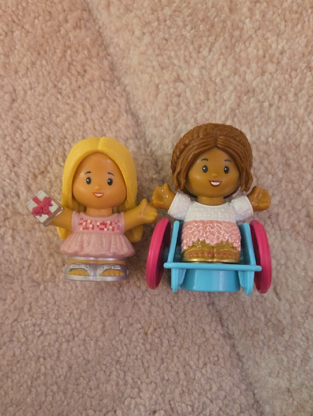 Fisher-Price Pink Party Friends Duo with Teal Wheelchair